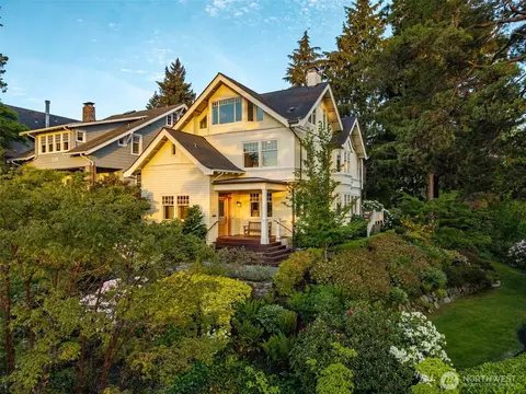 233 36th Ave E, Seattle, WA 98112