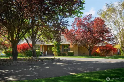 621 Friedline Rd, Yakima, WA 98908
