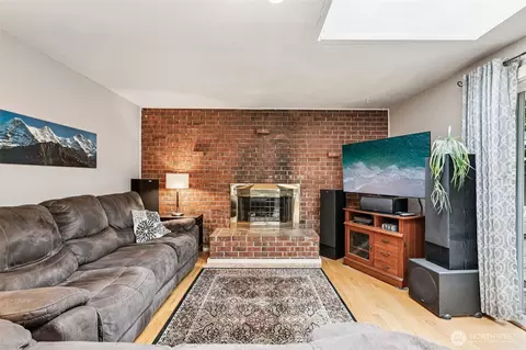 Living - 2528 130th St SE, Everett, WA 98208 photo 4 of 6