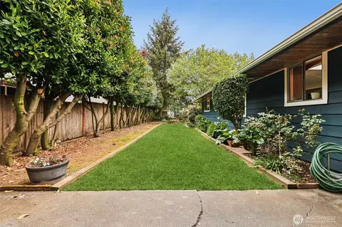Exterior - 2528 130th St SE, Everett, WA 98208 photo 8 of 12