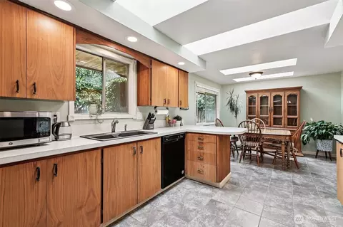 Kitchen - 2528 130th St SE, Everett, WA 98208 photo 3 of 4