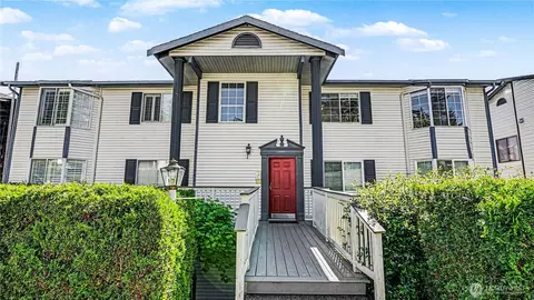 3416 161st Ct SE #38, Bellevue, WA 98008