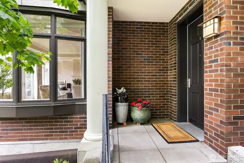 725 Harvard Ave E, Seattle, WA 98102