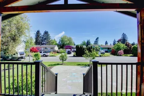 1113 Curtis St, Burlington, WA 98233