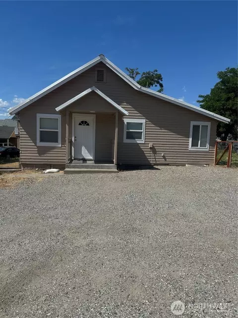 1007 N Baker Ave, East Wenatchee, WA 98802
