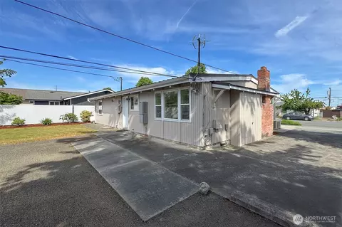 Exterior - 405 W Bell St, Sequim, WA 98382 photo 9 of 11