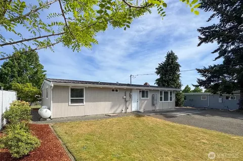 Exterior - 405 W Bell St, Sequim, WA 98382 photo 5 of 11