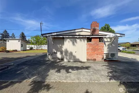 Exterior - 405 W Bell St, Sequim, WA 98382 photo 10 of 11