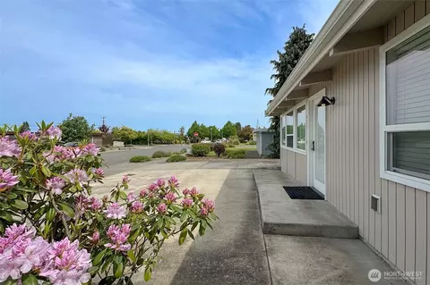 Exterior - 405 W Bell St, Sequim, WA 98382 photo 3 of 11