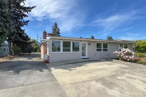 Exterior - 405 W Bell St, Sequim, WA 98382 photo 1 of 11
