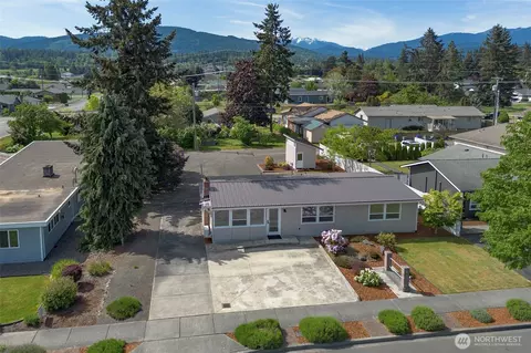 View/Area - 405 W Bell St, Sequim, WA 98382 photo 3 of 7