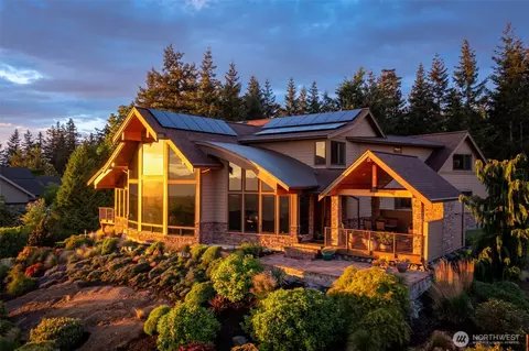 4311 Samish Crest Dr, Bellingham, WA 98229