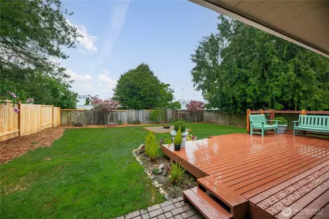 Exterior - 2301 Jade Ave, Everett, WA 98201 photo 4 of 7
