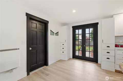 Entry Way - 2301 Jade Ave, Everett, WA 98201 photo 1 of 1