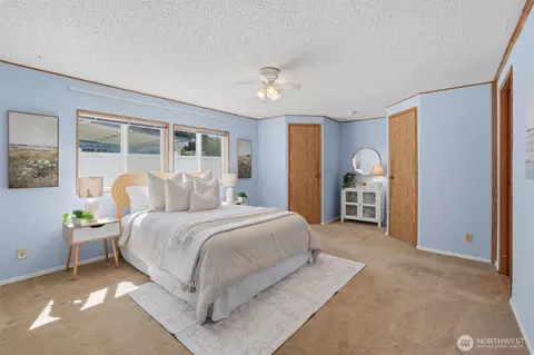 Bedroom - 24324 9th Ave W, Bothell, WA 98021 photo 1 of 3