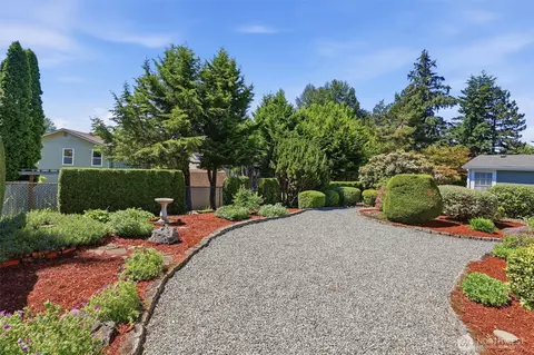 Exterior - 24324 9th Ave W, Bothell, WA 98021 photo 3 of 6