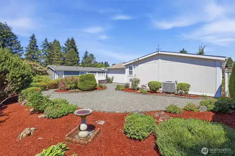 Exterior - 24324 9th Ave W, Bothell, WA 98021 photo 4 of 6