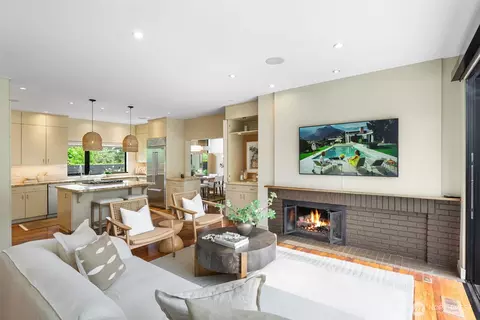 Living - 3901 E Mcgilvra St, Seattle, WA 98112 photo 6 of 6