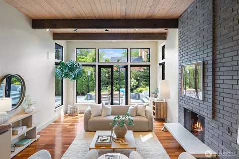 Living - 3901 E Mcgilvra St, Seattle, WA 98112 photo 2 of 6