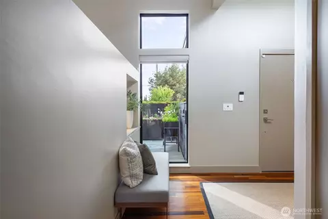 Entry Way - 3901 E Mcgilvra St, Seattle, WA 98112 photo 1 of 2