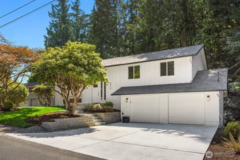 8820 194th St SW, Edmonds, WA 98026