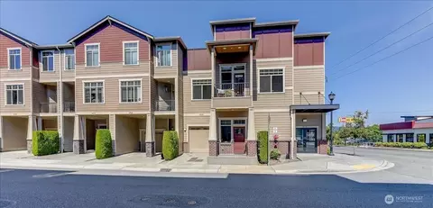 4020 NE 3rd Pl #B, Renton, WA 98056
