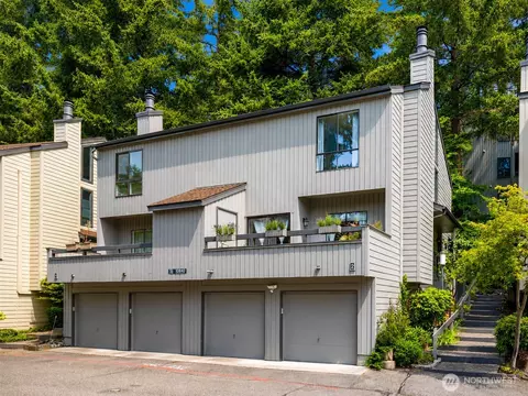 10840 NE 35th Pl #2, Bellevue, WA 98004