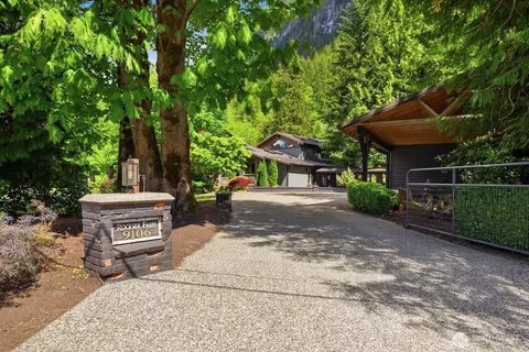 9106 436th Ave SE, North Bend, WA 98045