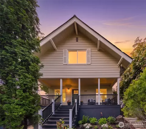 317 NE 58th St, Seattle, WA 98105