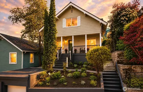 317 NE 58th St, Seattle, WA 98105