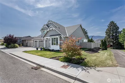 2028 SE Legacy Pl, East Wenatchee, WA 98802