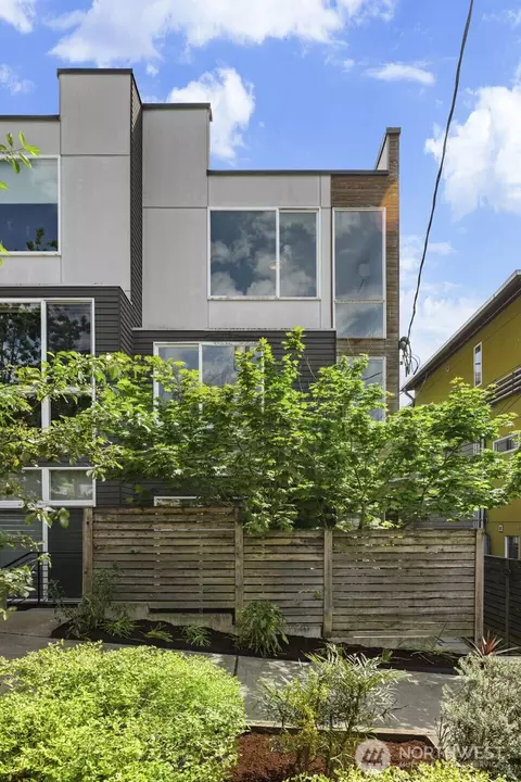 1415 E Fir St, Seattle, WA 98122