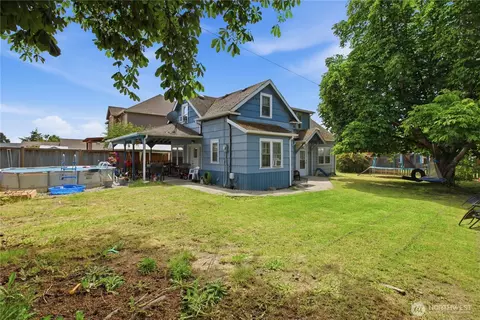 216 127th St E, Tacoma, WA 98445