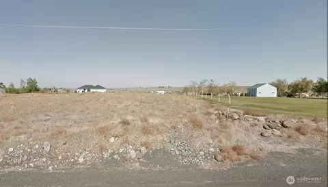 5590 Panorama Dr NE, Moses Lake, WA 98837
