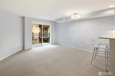 425 Vine St #614, Seattle, WA 98121