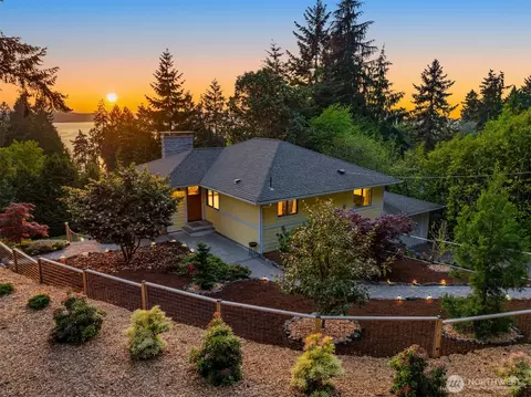 16311 25th Ave SW, Burien, WA 98166