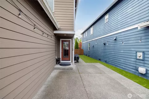 Exterior - 4429 Riverfront Blvd, Everett, WA 98203 photo 8 of 8