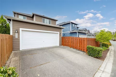 Exterior - 4429 Riverfront Blvd, Everett, WA 98203 photo 3 of 8