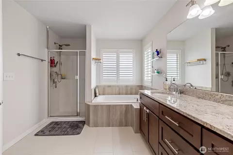 Bath - 4429 Riverfront Blvd, Everett, WA 98203 photo 1 of 3