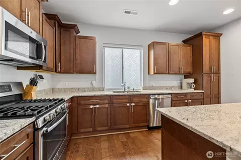 Kitchen - 4429 Riverfront Blvd, Everett, WA 98203 photo 5 of 6
