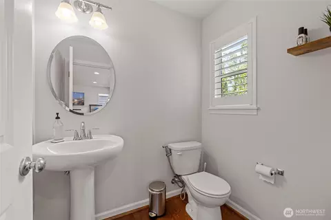 Bath - 4429 Riverfront Blvd, Everett, WA 98203 photo 3 of 3