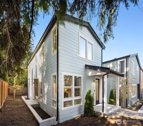 641 18th Ave W, Kirkland, WA 98033