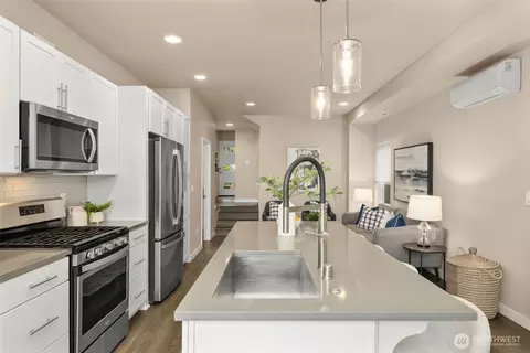 3928 S Findlay St, Seattle, WA 98118