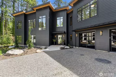 13970 Manzanita Rd NE, Bainbridge Island, WA 98110