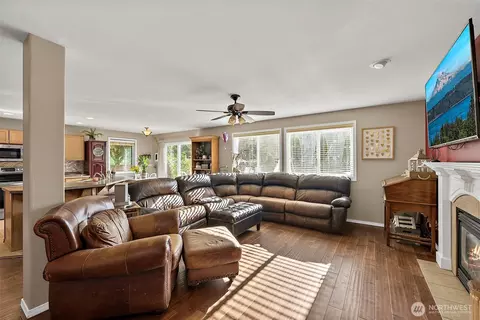 Living - 17801 14th Avenue Ct E, Spanaway, WA 98387 photo 2 of 4