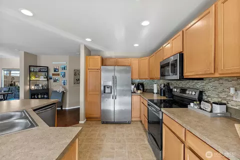 Kitchen - 17801 14th Avenue Ct E, Spanaway, WA 98387 photo 3 of 5