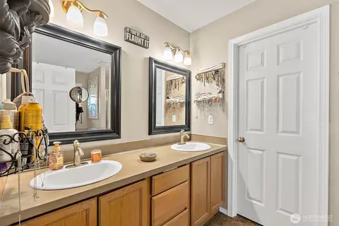 Bath - 17801 14th Avenue Ct E, Spanaway, WA 98387 photo 2 of 4