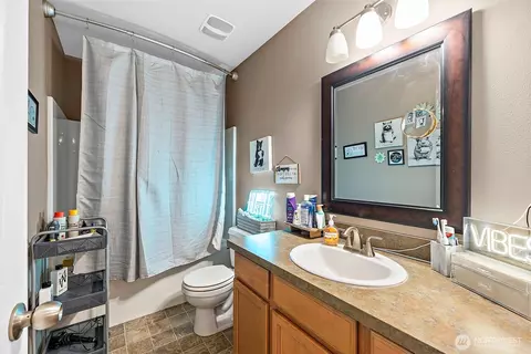 Bath - 17801 14th Avenue Ct E, Spanaway, WA 98387 photo 4 of 4