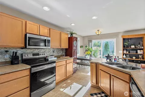 Kitchen - 17801 14th Avenue Ct E, Spanaway, WA 98387 photo 2 of 5