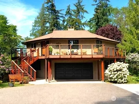 94 Raccoon Rd, Sequim, WA 98382